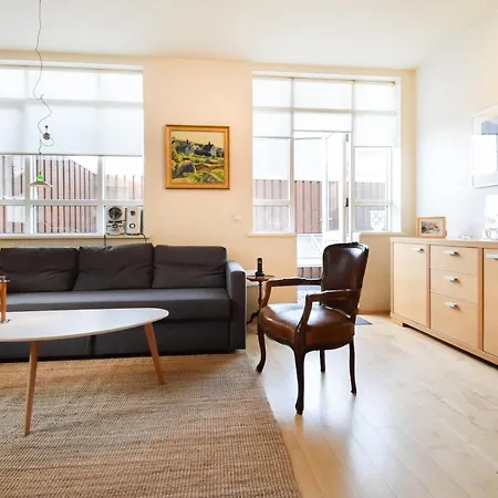 þ6 Apartment *